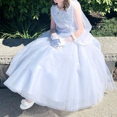 Worn Once And In Beautiful Condition, Size 7, And Comes With The Veil. Beautiful Dress! Girls Communion Dresses, The Veil, Beautiful Dress, Kids' Dresses, Veil, Beautiful Dresses, Girls Dresses, Color White, Size 7