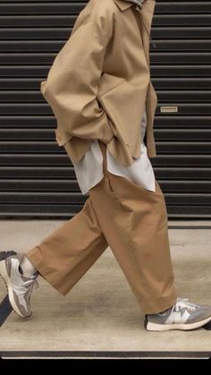 Japan Fashion Street, New Balance Outfit, Genderless Fashion, Studio Nicholson, Urban Lifestyle, Japanese Streetwear, Streetwear Men Outfits, Style Streetwear, Japan Fashion