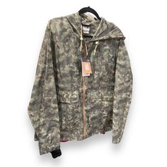 Embrace The Great Outdoors In Style With This North Face Men's Heritage Wind Jacket In A Bold And Eye-Catching Camo Print. Crafted From High-Quality Nylon, This Windbreaker Is Designed To Keep You Comfortable No Matter The Elements. With A Relaxed Fit And Size Large, It's Perfect For Men Who Want To Look Good And Feel Good While Exploring Nature. The Jacket Features A Variety Of Colors To Match Your Personality, While The Wind-Resistant Technology Ensures That You Stay Warm And Dry Even On The W Exploring Nature, Climbing Gym, Wind Jacket, Face Men, North Face Mens, North Face Jacket, Camo Print, Great Outdoors, The Great Outdoors