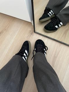 Black Adidas Spezial, Adidas Spezial Black Outfit, Adidas Spezial Black, Black Tennis Shoes, Adidas Handball Spezial, Adidas Handball, Fotografi Vintage, Shoes Outfit Fashion