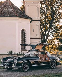 Beauty of the day
Mercedes Benz 300SL Gullwing Mercedes Classic, Old Mercedes, Mercedes 300, Old Vintage Cars, Classic Mercedes