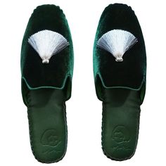 Men Handmade Velvet Slippers - Green Luxury Slippers With Rubber Sole And Closed Toe, Luxury Closed Toe Slippers With Rubber Sole, Mens Dress Slippers, Velvet Slippers, Driving Moccasins, Young Fashion, Pig Skin, Mens Pajamas, Mens Jewelry Bracelet