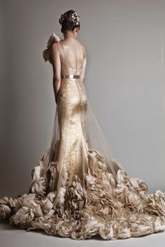 Krikor Jabotian | Preparar tu boda es facilisimo.com Krikor Jabotian Couture, Back Of A Woman, Sukienki Maksi, 파티 드레스, فستان سهرة, A Wedding Dress, Simply Lovely