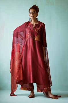 Buy Red Chanderi Printed Tie-dye Notched Yoke Embroidered Tunic And Pant Set For Women by Medha Online at Aza Fashions. Red Silk Straight Kurta, Red Cotton Palazzo Set With Traditional Drape, Red Slub Silk Straight Kurta, Red Cotton Palazzo Set With Dupatta, Red Chanderi Kurta With Printed Motifs, Red Raw Silk Kurta With Sheer Dupatta, Red Dupatta With Printed Motifs For Transitional Season, Red Chanderi Salwar Kameez With Printed Motifs, Red Anarkali Handloom Sets