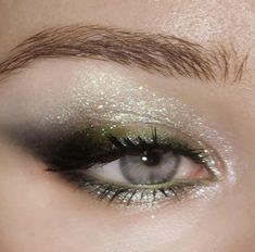 Guard Makeup, Occasional Outfits, Beauty Moodboard, Eye Makeup Pictures, Green Makeup