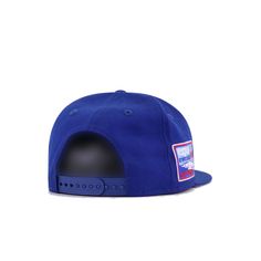 This adjustable hat will typically fit head sizes 6 3⁄8 to 6 3⁄4. Classic North stuff. Hat Material: 100% WoolCrown: Light Royal BlueVisor: Light Royal BlueButton: Light Royal BlueUndervisor: GreyFront Logo: Royal/Snow White/Radiant RedNew Era Flag: RoyalSide Patch: Official team colorsBartack: Light Royal Blue Light Royal Blue, Crown Light, Montreal Expos, Olympic Stadium, Radiant Red, World Baseball Classic, Toronto Blue Jays, Blue Jays, Oakland Athletics