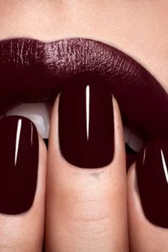 Nail Colors Winter, Burgundy Nails, Red Nail, Dark Nails, Fall Nail Colors, Manicure Y Pedicure, Nail Polish Colors, Trendy Nails, Winter Nails