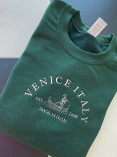 College Hoodies Aesthetic, Aesthetic Sweatshirts & Hoodies, Aesthetic Crewneck Sweatshirt, Hoodie Merch Design, Forest Green Clothes, School Hoodies Design, School Sweatshirts Designs, Cute Hoodies Aesthetic, Forest Green Outfit