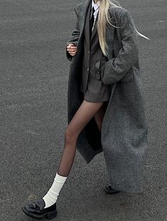 Prep Outfits Aesthetic, Long White Socks Outfit, 2014 Style, Gray Coat, White Socks, New Energy, Lookbook Outfits, Retro Outfits