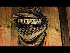 ▶ How to tie a Shemagh/Keffiyeh: 7 Methods Military/Civilian *Revised HD Edition* - YouTube Tactical Ideas, Bush Craft, Knot Tying, Tac Gear, Tactical Equipment, Tactical Survival, Warrior Queen, Military Surplus, Cool Gear