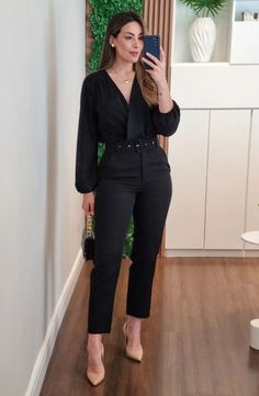 Court Guest Outfit, Formal Outfit For Office Women, Blazer Black Outfits For Women, Office Outfits Women Black Pants, Corporate Stylish Work Outfits, Black Jeans Outfit For Work, Business Outfits Professional, Latina Business Woman, All Black Elegant Outfit