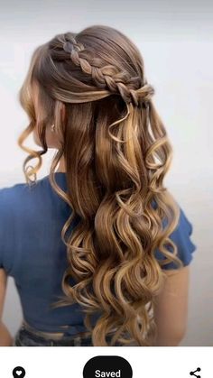 #BEAUTY ,#REALATIONSHIPS #Fashion #Outfits #Winter Outfits #Animals Hairstyles With Curled Hair, Jayne Matthews, Lisa Hair, Preppy Hairstyles, Venus Of Willendorf, Wedding Hair Half, Quince Hairstyles, Dance Hairstyles, Retro Styles