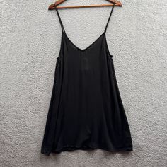 ***Bundle Any 3 $10 Items In My Closet For $12, Or Any 4 $10 Items In My Closet For $14*** Free People Mini Dress Liner Black Xs Ob1675675 New With Tag. Flaw: Fraying On Back Of Right Strap (See Last Photo). 1 Of 2 Pieces, Missing Dress. V-Neck Adjustable Spaghetti Straps Semi-Sheer Solid Colorway Slip-On Machine Wash Polyester, Viscose Approx. Measurements Laid Flat - Chest (Underarm To Underarm): 16" Waist: 19" Length: 36" Offers Welcomed Undergarment, Everyday Casual V-neck Slip Dress For Night Out, Black Slip Dress With Spaghetti Straps For Brunch, Casual Solid Mini Length Slip Dress, Black V-neck Mini Dress For Daywear, Black Spaghetti Strap Slip Dress For Brunch, Casual Black V-neck Slip Dress, Black Slip Dress For Summer Brunch, Black Casual Slip Dress For Summer, Black Sleeveless Slip Dress For Vacation