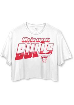 Let everyone know who you root for in this Chicago Bulls White Cropped Short Sleeve T-Shirt! This Chicago Short Sleeve Tee features a screen print team name and logo on center chest. Short sleeve, Drop shoulder, Finished seams, Soft hand, Ribbed neckline, 100% Cotton, 4 Relaxed Fit Screen Print Fan Apparel Tops, Relaxed Fit Screen Print Tops For Fans, White Graphic Print Top For Fan Merchandise, Casual Logo Print Tops For Fan Gear, Casual Tops With Logo Print For Fan Gear, Graphic Tee Tops With Fan Gear Graphic Print, Tri-blend Graphic Print Tops For Fan Gear, Graphic Tee Tops With Graphic Print For Fans, White Fan Apparel Tops For Fan Merchandise