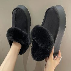 Embrace the winter chill with Fur Ankle Snow Boots, where comfort meets elegance. These boots are perfect for those who want to keep their feet warm in the snow without compromising on style. Cottagecore Dark Academia, Fluffy Boots, Cottagecore Dark, Girl Grunge, Ankle Snow Boots, Chelsea Boots Women, Warm Shoes, Black Camel, Snow Boots Women