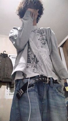 Y2k Outfits Men, Grunge Fits, Grunge Guys, Outfits Y2k, Baggy Clothes, Emo Outfits, New Rock, Y2k Outfits