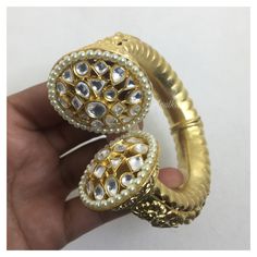 Adjustable Kundan Bangle, Elegant Cutdana Bracelets For Navratri, Elegant Beaded Bracelets For Navratri, Diwali Toe Ring With Stone Work, Elegant Openable Bracelets For Puja, Elegant Openable Bracelet For Puja, Traditional Openable Jewelry For Rituals, Navratri Bangle With Cutdana Details, Cutdana Bangle Jewelry For Navratri