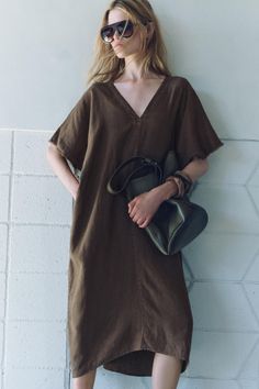 Oversized V-neck Midi Dress For Daywear, Casual V-neck Dress With Relaxed Fit For Summer, Casual Summer V-neck Dress With Relaxed Fit, Chic Cotton V-neck Tunic, Casual Cotton V-neck Dress For Summer, Linen V-neck Tunic For Daywear, Relaxed Fit V-neck Tunic For Fall, Chic V-neck Linen Dress For Day Out, Chic V-neck Tunic For Spring