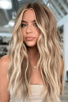 Dark Blonde To Blonde Balayage, Golden Beige Blonde Hair Balayage, Wedding Hair Color Blonde, Blond Hair With Darker Roots, Summer To Fall Blonde Hair, Balayage Hair Natural Blonde, Boho Blonde Hair Color, Blonde Balayage With Natural Roots