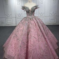 Pink And Gold Quinceanera Dress, Pink And Gold Quinceanera, Gold Quinceanera Dresses, Gold Quinceanera, Quinceanera Dresses Gold, Sweet 15 Dresses, Dresses Western, Quinceanera Dresses Pink, Crystal Lace