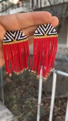 Native Beaded Earrings, Seed Bead Pattern, Beaded Fringe Earrings, Earrings Chandelier, Earrings Colorful, Long Red, Colorful Earrings, Earring Crafts, Beaded Fringe