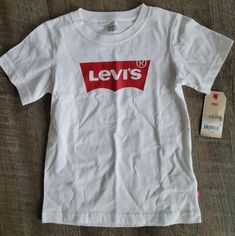 New With Tags, Official Levi's White Tee With Red Chest Logo, Sz 6-7 Yrs, 100% Cotton Levis T Shirt, Levis Shirt, S Logo, Red Shorts, White Tee, Boys T Shirts, Logo T Shirt, White T Shirt, Black Shorts