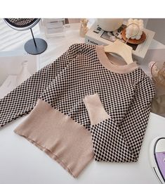 Style: commuting Size: one size Color: black, white, Khaki Vintage Long Sleeve, Plaid Top, High Neck Long Sleeve, Top Vintage, Plaid Tops, Crew Neck Shirt, Crew Neck Top, Plus Size Blouses, Long Sleeve Casual