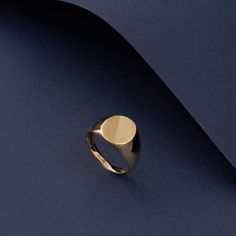 Elevate your style with our 14K Solid Gold Engraved Signet Ring for Men. This handcrafted ring, made from genuine 14K solid gold, is customizable with engravings, making it the perfect gift for husbands and boyfriends. The square signet design adds a touch of classic sophistication, making it a timeless piece of men's jewelry. Celebrate special moments and express your emotions with this exquisite ring, reflecting your unique bond and individual style. -- ⋆ This product is designed with Runda's Oval 14k Gold Couple Rings, Modern Shiny Finish Signet Ring, Modern Tarnish-resistant Round Signet Ring, Modern Rings With Classic Design For Gift, Modern Rings Suitable For Gifts, Shiny Finish Signet Ring As Gift, Gift Signet Ring With Shiny Finish, Modern Hallmarked Round Signet Ring, Luxury Tarnish Resistant Round Band Signet Ring