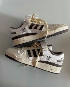 Adidas Shoes Outfit, Dr Shoes, Adidas Forum, Shoe Wishlist, Funky Shoes, Fresh Shoes, Hype Shoes, Shoe Inspo, Aesthetic Shoes