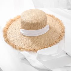 Product Category: Straw HatSuitable season: springHat style: domeHat brim style: wide brimColor: dome white streamer, dome black streamer, flat top white streamer, flat top black streamer, dome lace streamer, flat top lace streamersize: one sizeFunction: breathable, sunshadeFabric name: raffiaStyle classification: Personality trend Panama Hats For Women, Ribbon Flats, Straw Visor, Raffia Hat, Mens Sun Hats, Visor Hat, Tassels Fashion, Visor Hats, Womens Baseball Cap