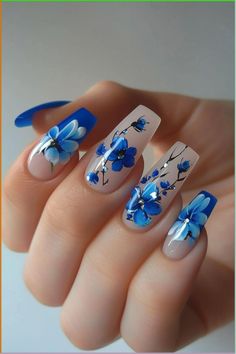 Check for Ideas on Spring Nails with Square Shape and Colorful Design! Spring 2021 Beautiful Nail Art Designs and Tips for Your Short Nails! Blue Flowers Nail Art, Gala Nails, Nails Navy, Pink Flower Nails, Nails Flower, Simple Spring Nails, Cute Spring Nails, Blue Nail Designs, Blue Nail