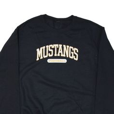 Item is in good used condition. Item has had the inner labels removed. >Size: S >Armpit To Armpit: 20" >Armpit To Cuff: 21" >Collar To Hem: 27" Black Long Sleeve Sweatshirt For School Spirit, Winter College T-shirt With Logo Print, Black School Spirit Sweatshirt With Crew Neck, Black Letter Print Sweatshirt For Sports Season, Black Crew Neck Sweatshirt For College, School Spirit Long Sleeve Sweatshirt With Logo, Black Collegiate Tops With Lettering, Black Sweatshirt For School Spirit Streetwear, Black Sweatshirt With Text Print For Sports Season