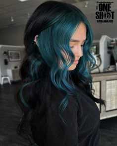 Hair Highlights Inspiration, Chunky Hair Highlights, 2000s Chunky Highlights, Y2k Highlights, Chunky Highlight, Dark Teal Hair, Highlights Inspiration, Iconic Hair, Color Block Hair