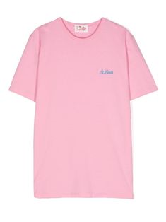 rose pink cotton jersey texture round neck embroidered logo at the chest short sleeves straight hem Basic Crew Neck Tops With Embroidered Logo, Relaxed Fit T-shirt With Embroidered Logo For Summer, Pink T-shirt With Embroidered Text For Summer, Pink Embroidered T-shirt For Summer, Pink Crew Neck T-shirt With Embroidered Graphics, Solid Color Crew Neck T-shirt With Logo Print, Solid Crew Neck T-shirt With Logo Print, Solid Crew Neck T-shirt With Logo, Summer Tops With Relaxed Fit And Embroidered Logo