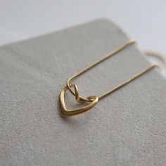 Minimalist Everyday Heart Necklace With Adjustable Chain, Adjustable Minimalist Heart Necklace, Minimalist Adjustable Charm Necklace With Heart Pendant, Minimalist Adjustable Heart Pendant Charm Necklace, Minimalist Heart Necklace With Delicate Adjustable Chain, Adjustable Minimalist Heart Pendant Charm Necklace, Minimalist Gold-plated Charm Necklace With Heart Charm, Minimalist Gold Plated Heart Charm Necklace, Minimalist Gold-plated Heart Charm Necklace