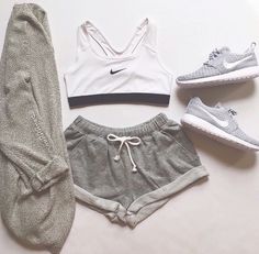 Workout Clothes Aesthetic, Strand Outfit, Cute Workout Clothes, Clothes Aesthetic, Workout Outfit, Nike Sports, Running Clothes, Athletic Outfits