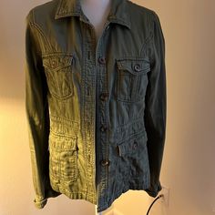 Size M Perfect Condition. Never Worn With No Flaws Spring Military Outerwear With Buttoned Pockets, Green Button-up Outerwear With Flap Pockets, Khaki Button-up Utility Jacket With Snap Buttons, Spring Military Outerwear With Button Closure, Military Button-up Utility Jacket With Buttoned Pockets, Military Style Utility Jacket With Buttoned Pockets, Military Style Outerwear With Button Closure For Spring, Military Style Button-up Utility Jacket With Buttoned Pockets, Military Style Single-breasted Button-up Outerwear