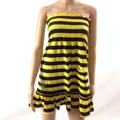 F22 College Classics Womens Strapless Striped Dress Yellow Black Size L Length 27" Armpit To Armpit 15" Strapless Yellow Mini Dress For Vacation, Yellow Strapless Summer Mini Dress, Strapless Yellow Summer Mini Dress, Casual Yellow Strapless Mini Dress, Casual Yellow Strapless Dress, Yellow Strapless Sundress, Dress Yellow, Yellow Dress, Yellow Black