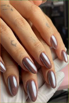 Chocolate Doughnut Glaze Nails, Brown Chrome Nail, Chrome Nails Brown, Tan Chrome Nails, Chocolate Glazed Nails, Dark Chrome Nails, Chocolate Chrome Nails, Chrome Dip Powder, Chocolate Glazed Donut Nails