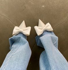 Slippers High Heels, Stile Blair Waldorf, Hak Tinggi, Dr Shoes, Denim On Denim, Shoe Inspo, Women's Slippers, Pointed Toe Shoes, Mode Inspo