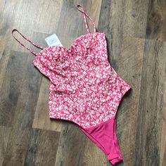 Nwt!! Spring Beach Bodysuit With Underwire, Underwire Bodysuit For Beach In Spring, Lined Fitted Swimwear For Spring, Fitted Lined Bodysuit For Vacation, Chic Floral Print Fitted Swimwear, Chic Fitted Floral Print Swimwear, Summer Fitted Bodysuit With Underwire, Summer Pink Underwire Bodysuit, Pink Underwire Bodysuit For Summer