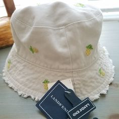 Lands End Pineapple Embrodiered Bucket Hat. Nwt. Size M. Light Stone Color. 100% Cotton. Kids Fleece Hats, Snow Hat, Knitted Hats Kids, Polartec Fleece, Fleece Hat, Kids Fleece, Hat And Scarf Sets, Girls Fleece, Ear Hats