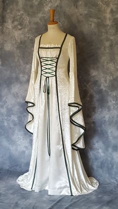 Renaissance Gown Medieval Wedding Dress Elvish Wedding | Etsy Medieval Witch, Celtic Dress, Gaun Abad Pertengahan, Vampire Dress, Medieval Cosplay, Vampire Bride, Bride Costume, Vestidos Retro, Witch Dress