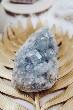 Protecting Crystals, Manifest Peace, Calming Crystals, Geode Crystals, Crystal Room, Energy Protection, Celestite Crystal, Decor Objects, Dream Recall