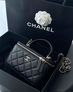 Chanel Vanity Case, Small Vanity, Chanel Casual, Diy Wrap, Vanity Bag