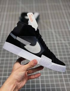 Women Nike Dunks, Cool Shoes Women, Mid Blazers, Sneakers Outfit Nike, Christian Louboutin Shoes Mens, Basketball Shoes Women's, Zapatos Aesthetic, Nike Dunks Outfit, Mosaic Black And White