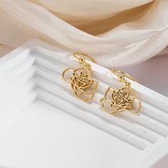 JUNE BIRTH FLOWER- ROSE FLOWER EARRINGS  Introducing our elegant Personalized Birth Flower Earrings, featuring the timeless Rose Flower for June. These minimalist jewelry pieces are perfect birthday gifts, thoughtfully personalized, making them meaningful presents for friends, bridesmaids, and loved ones on special occasions like Mother's Day and Christmas. Embrace the beauty of your birth month with these unique earrings, cherished accessories that will be treasured for a lifetime. *This listin Delicate Rose Gold Earrings For Mother's Day, Rose Gold Birth Flower Earrings As Gift, Rose Flower Earrings For Valentine's Day Wedding, Birth Flower Earrings For Wedding, Delicate Flower Earrings For Mother's Day Anniversary, Rose Flower Earrings For Wedding On Valentine's Day, Rose-colored Flower Earrings For Valentine's Day, Gold Flower Earrings With Birth Flower For Wedding, Gold Birth Flower Earrings For Wedding