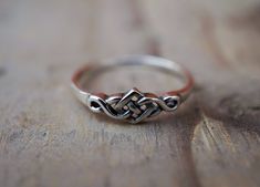 Delicate Celtic Sterling Silver Knot Ring Size: in the drop box menu  - knot size 13x5 mm wide  -  weight: 1.1g   Lovely delicate ring for every day. Thanks for Looking! Viking Jewellery, Medieval Rings, Bijoux Art Nouveau, Viking Ring, Knot Ring, Funky Jewelry, Viking Jewelry, Celtic Jewelry, Silver Engagement Rings