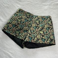 L’atiste By Amy Shorts Brocade Fabric Fully Lined And Do Not Stretch Beautiful Gold, Pink & Teal Colors Zips In The Back Green Short Bottoms For Night Out, High Waisted Floral Shorts, Sparkle Shorts, Tap Pants, Floral Lace Shorts, Satin Crop Top, Embroidered Crop Tops, Textured Skirt, Crop Top Set