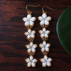 Mirror Earrings, Top Flowers, Plumeria Flowers, Seed Bead Tutorial, Beaded Earrings Patterns, Artist Gifts, Flower Tops, Earring Patterns, Seed Bead Earrings